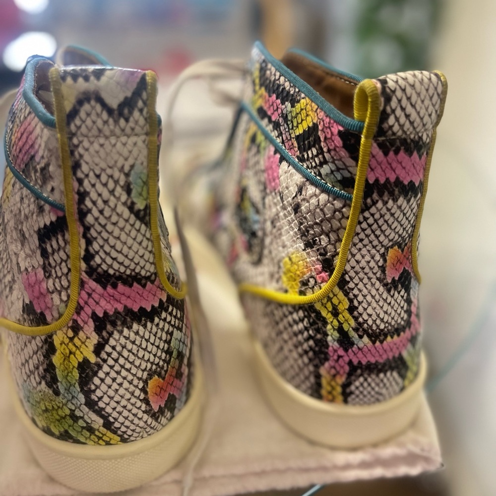 Men Louis Vuitton Snakeskin Hightop Sneakers - Picture 5 of 13